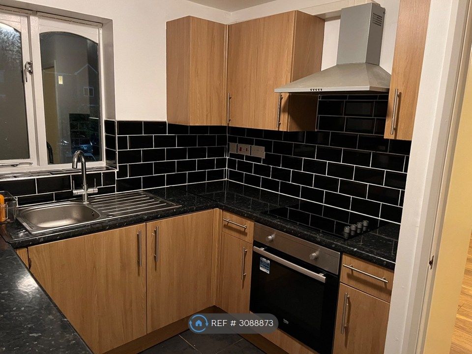 Property photo 3 of 7 Kitchen