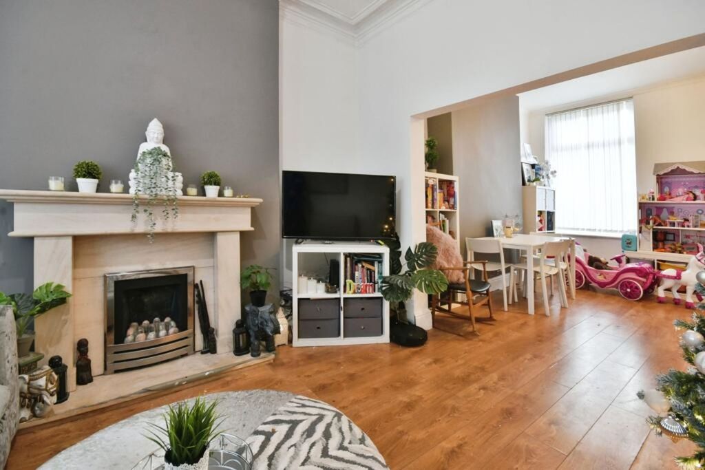 Property photo 2 of 13