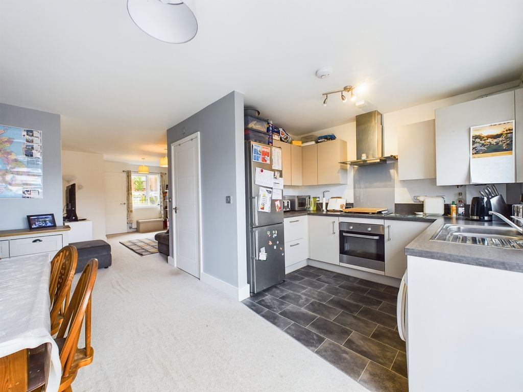 Property photo 3 of 11 Dining Area