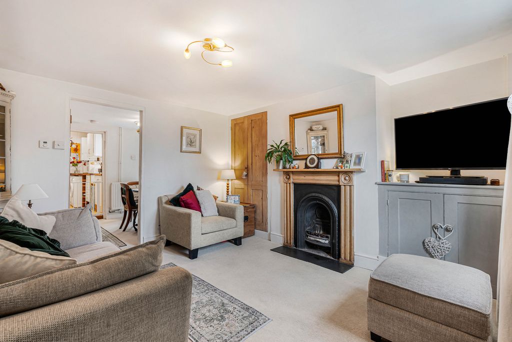 Property photo 2 of 21