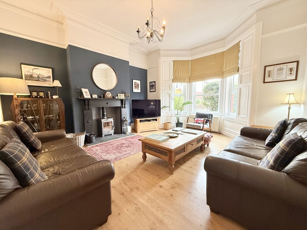 Property photo 3 of 35 Img_2409
