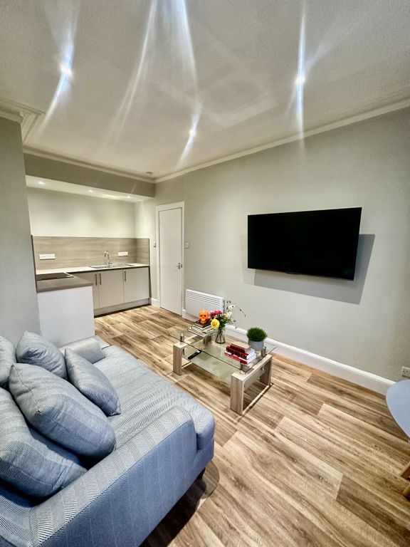 Property photo 2 of 9 Kitchen / Living