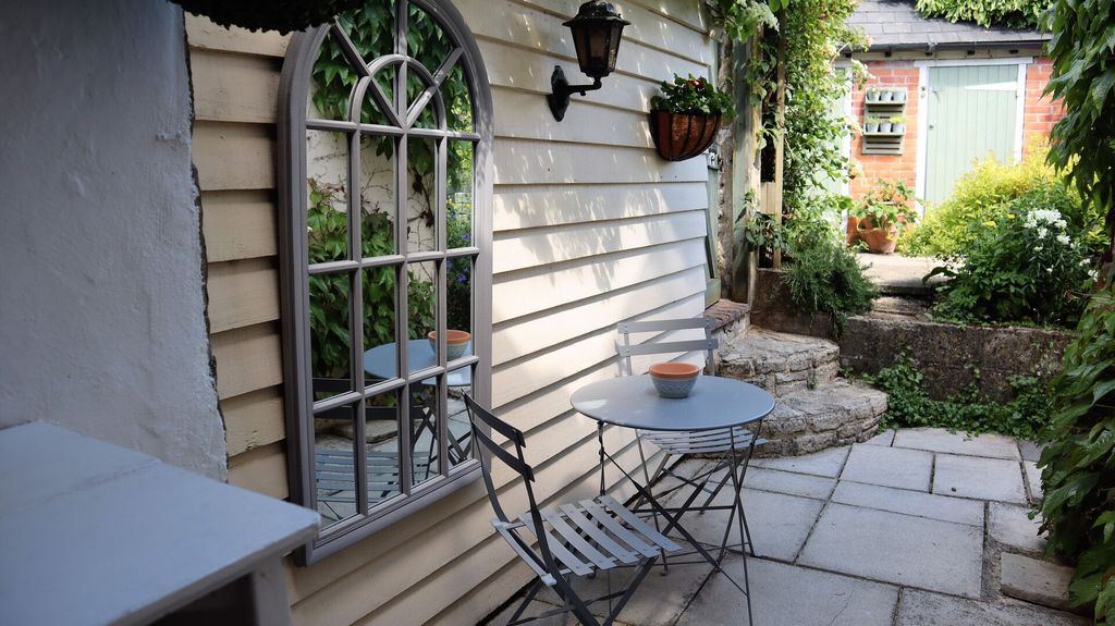 Property photo 3 of 29 Terrace