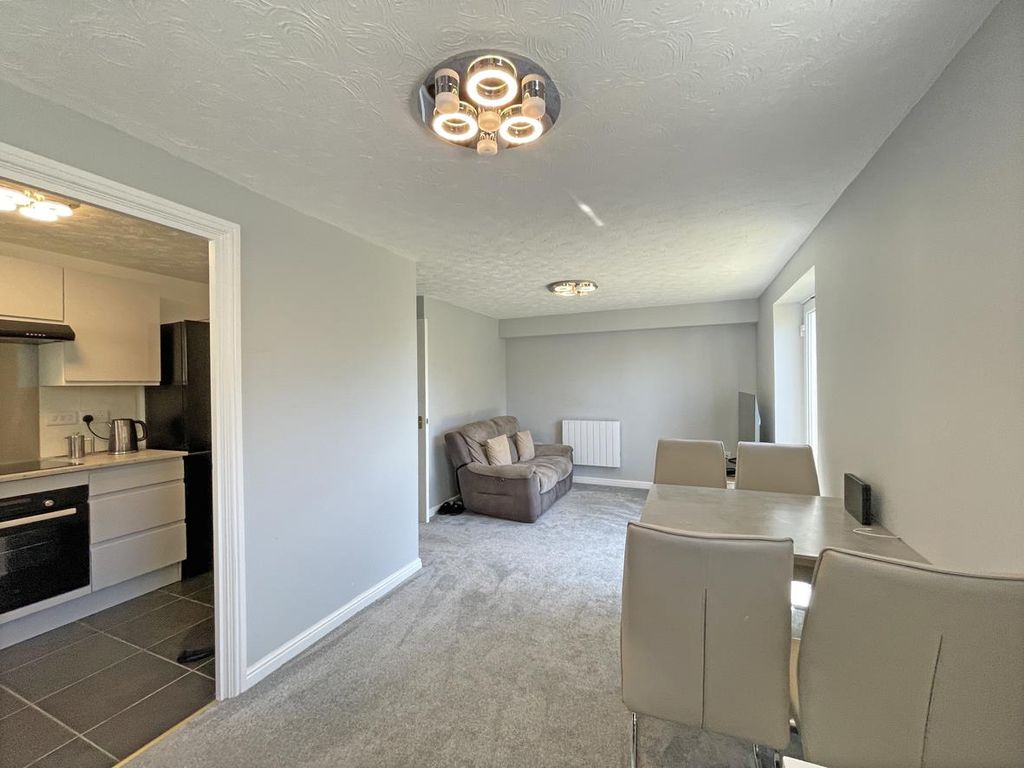 Property photo 3 of 13 Aberdeen Avenue 154c - Living Room Front.Jpg