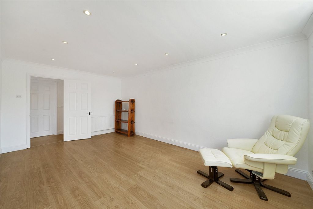 Property photo 3 of 8 Picture No. 03