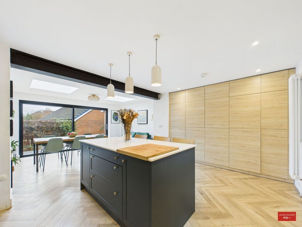 Property photo 2 of 36