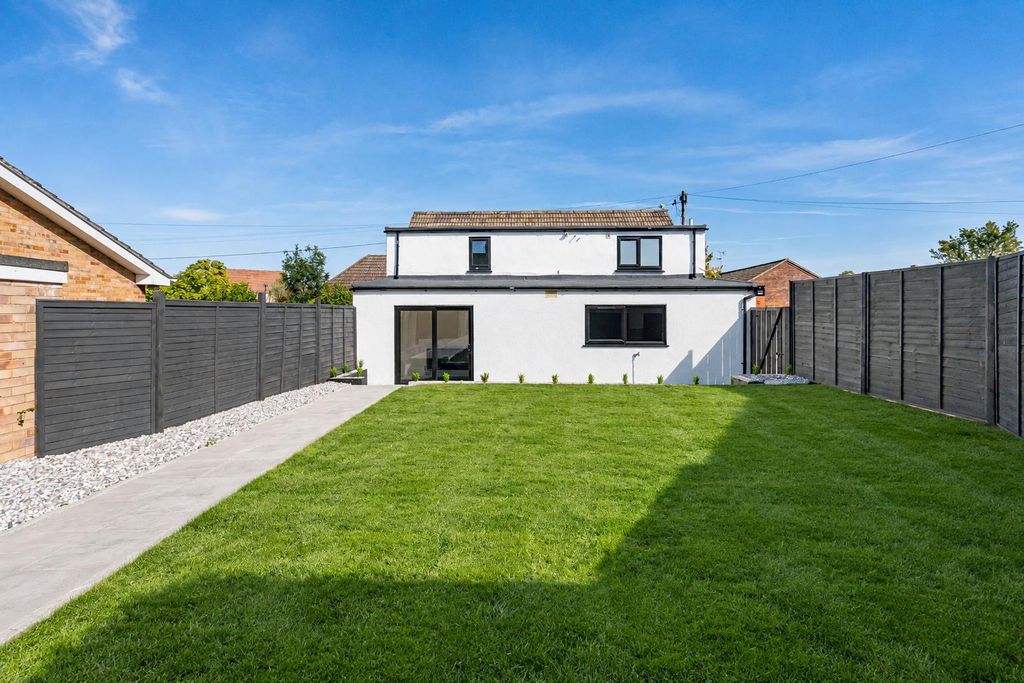 Property photo 3 of 19 Da46449E-8E38-4917-A412-5Eb3154c29Ea_Addedgrass.Pn
