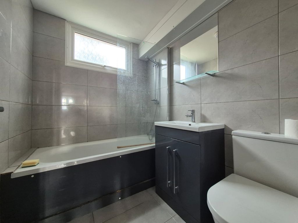 Property photo 3 of 9 Gallery