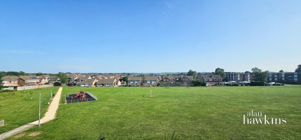 Property photo 2 of 6 20250620_171809-2