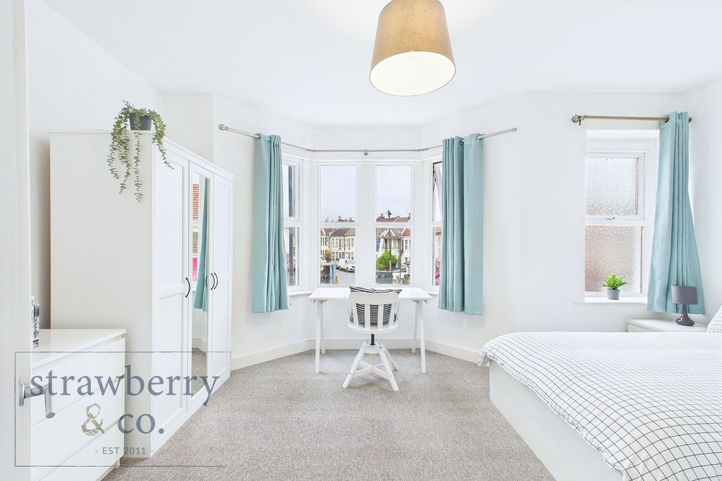 Property photo 1 of 12 Bedroom 5