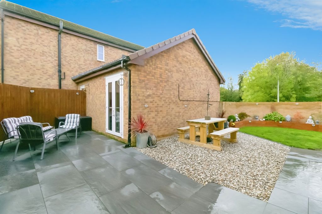 Property photo 3 of 17