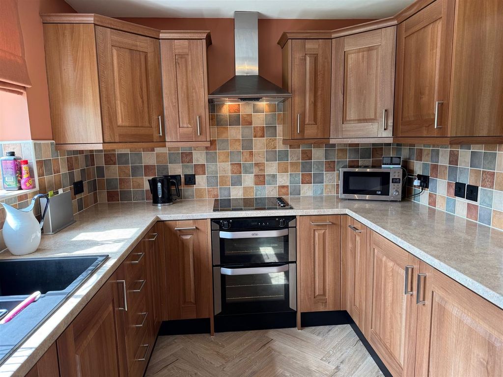 Property photo 2 of 13 15.Jpg