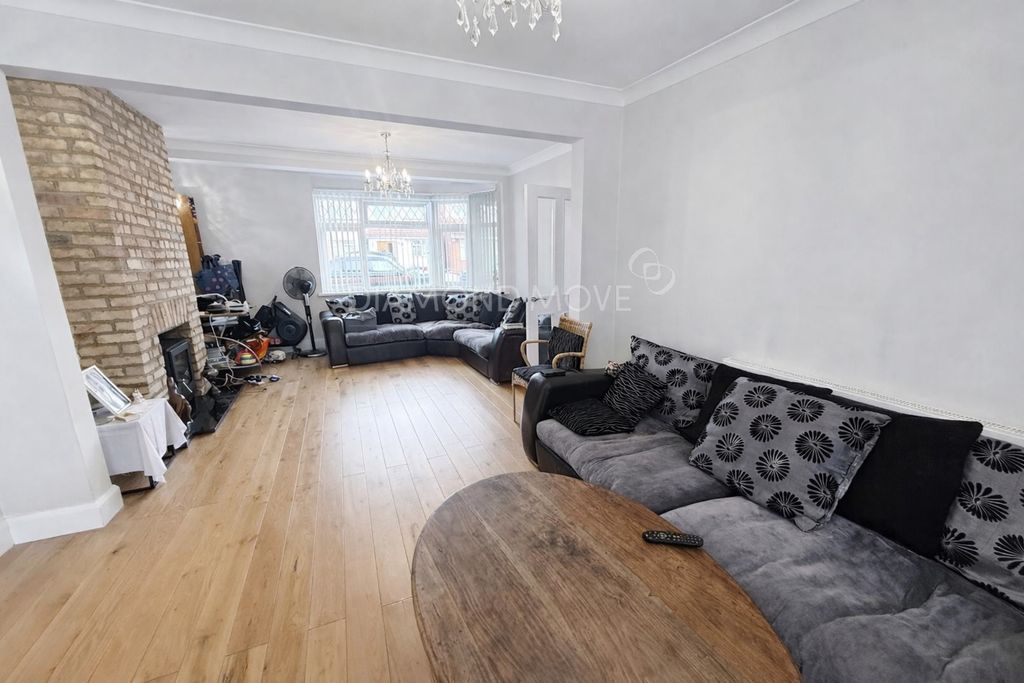 Property photo 2 of 15 Photo 11