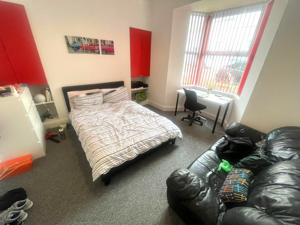 Property photo 2 of 13 x (6)