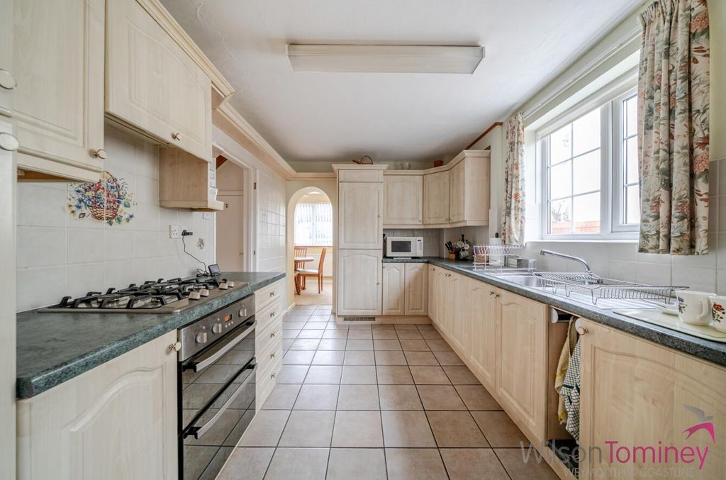 Property photo 2 of 22 9Fd9Fb94-Ec67-49Af-8d6F-79836ce9533F.Jpg