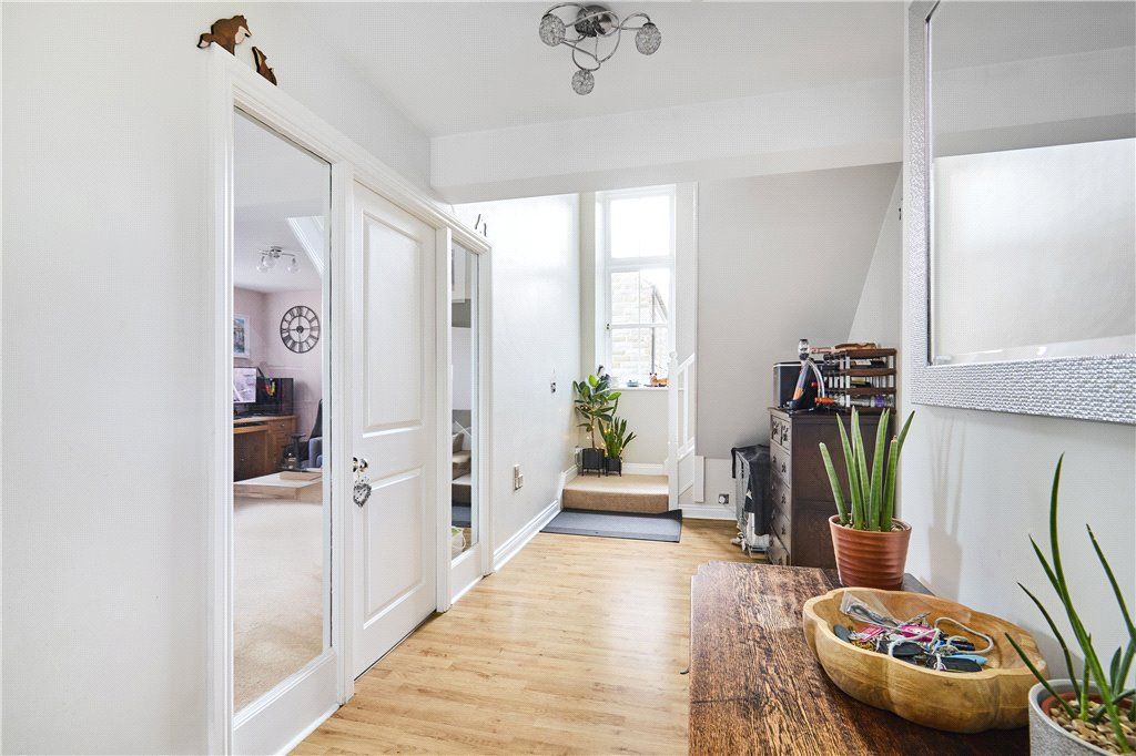 Property photo 2 of 21 Entrance Hallway