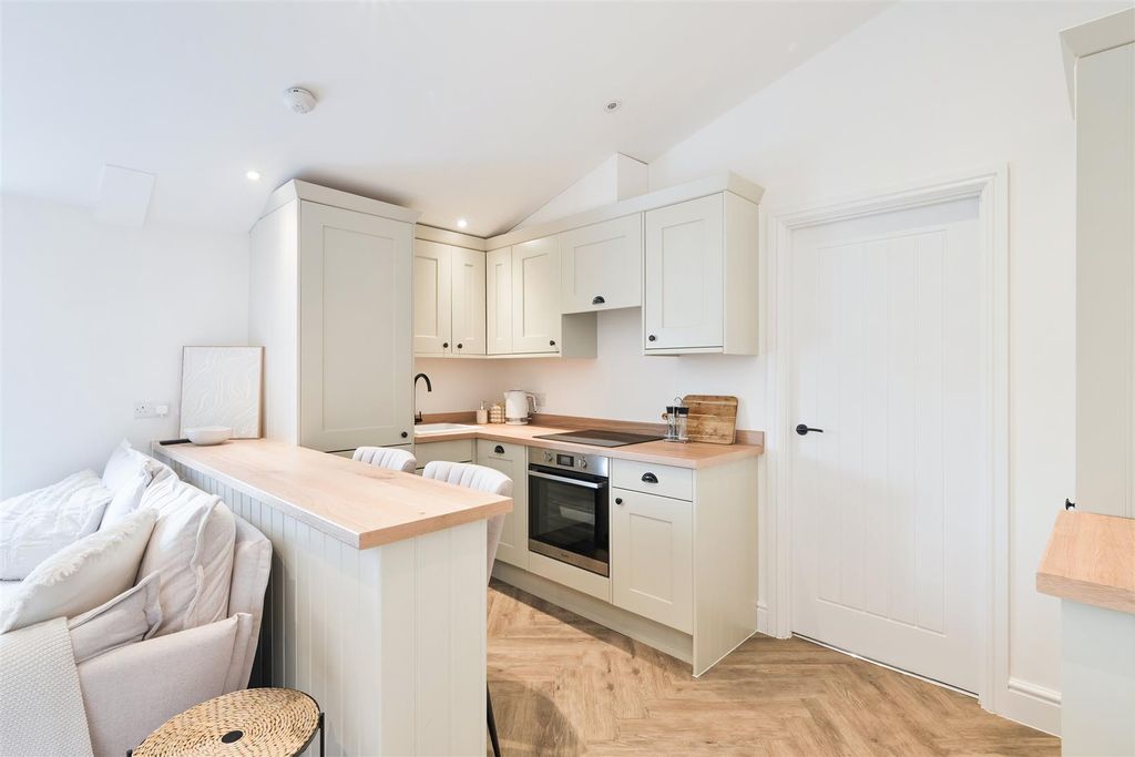 Property photo 2 of 15 Old Dairy Mews, 11 (14).Jpg