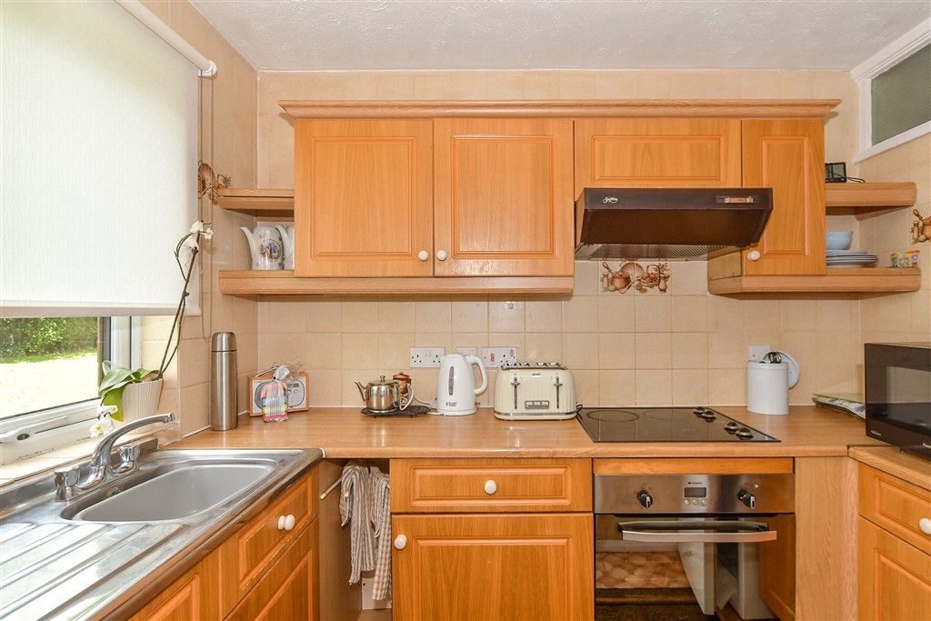 Property photo 1 of 11 Kitchen