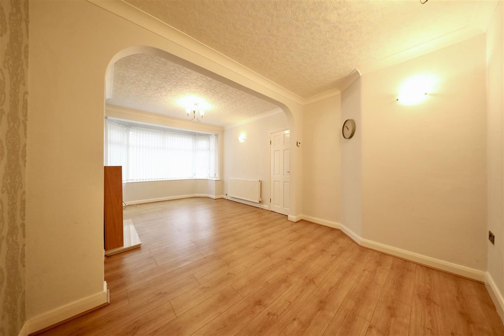 Property photo 3 of 17 0A4A3159 2.Jpg