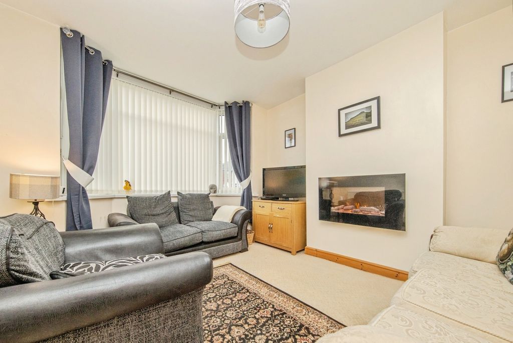 Property photo 2 of 20 Pbox-Img.Jpg