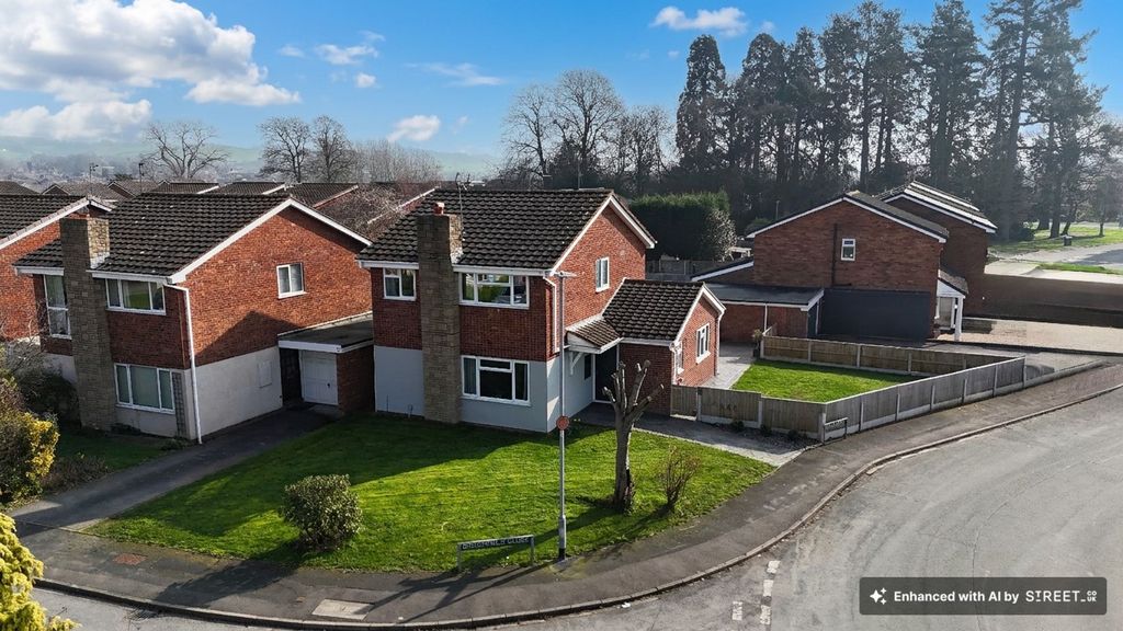 Property photo 1 of 32