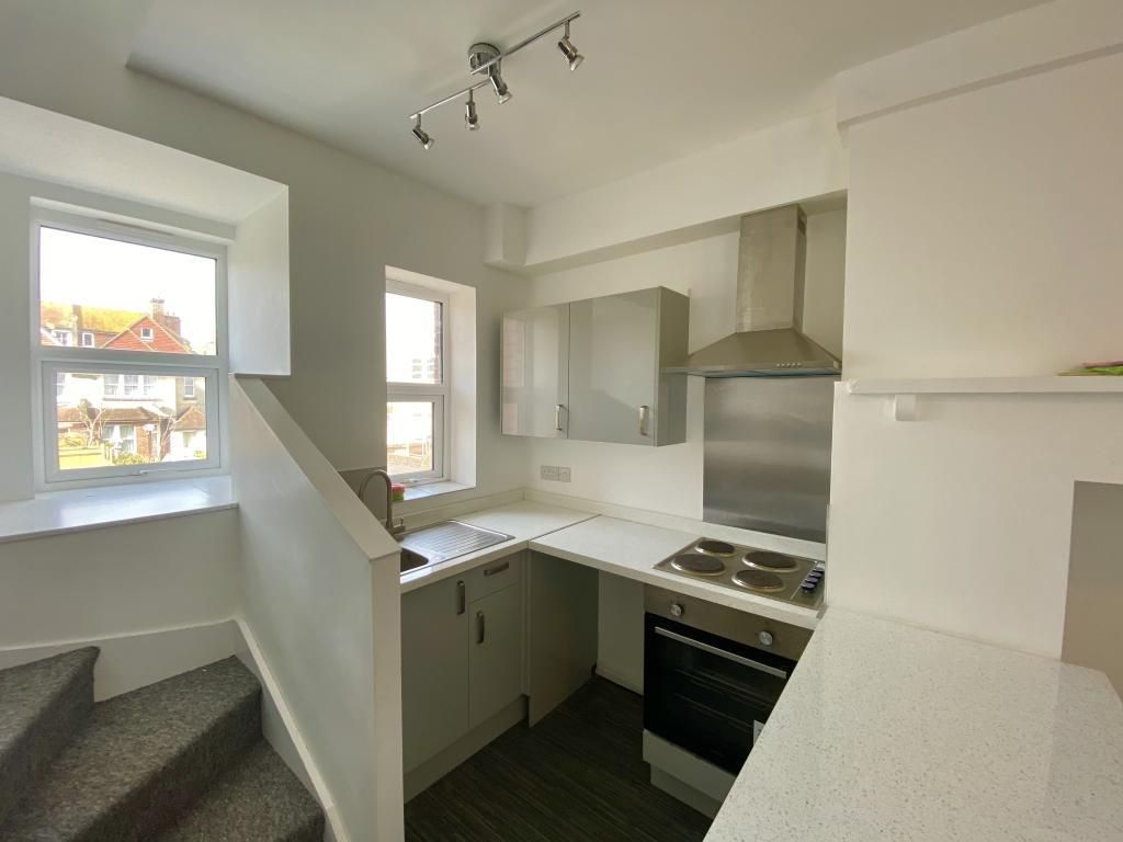 Property photo 2 of 8 Kitchen