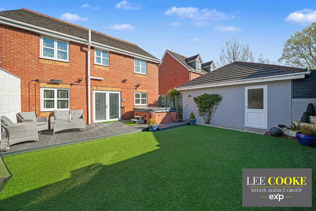 Property photo 3 of 36