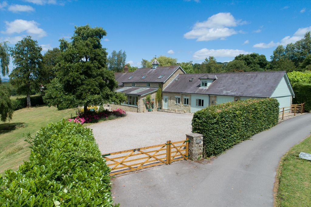 Property photo 2 of 23 Image