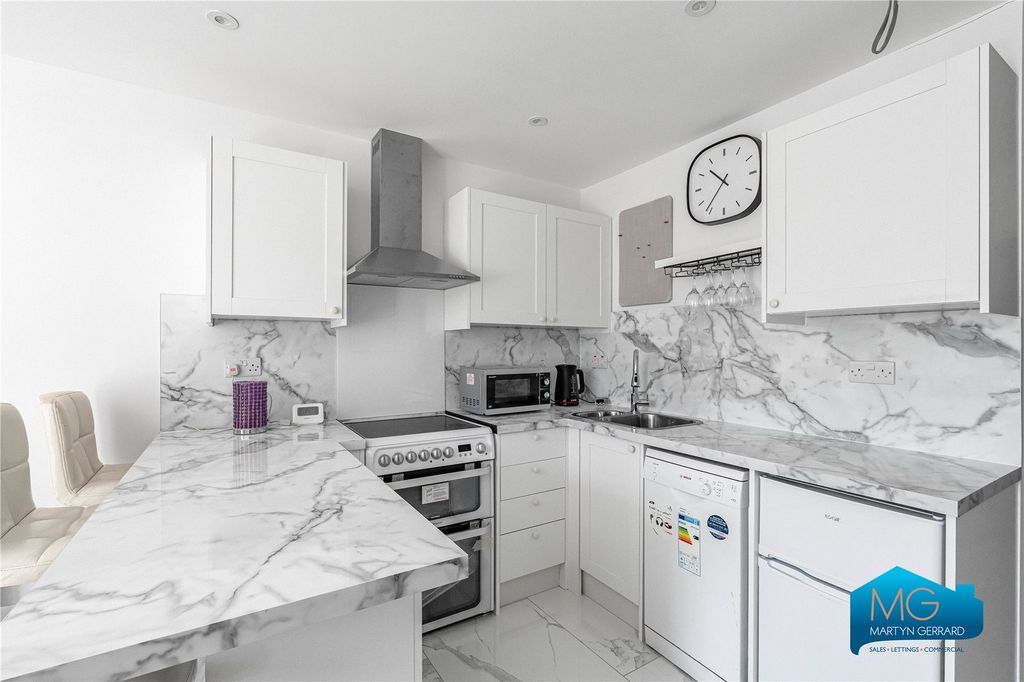 Property photo 3 of 8 Picture No. 07