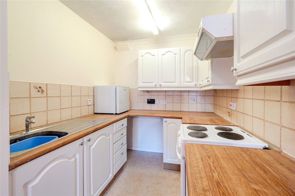 Property photo 2 of 13 Picture No. 12
