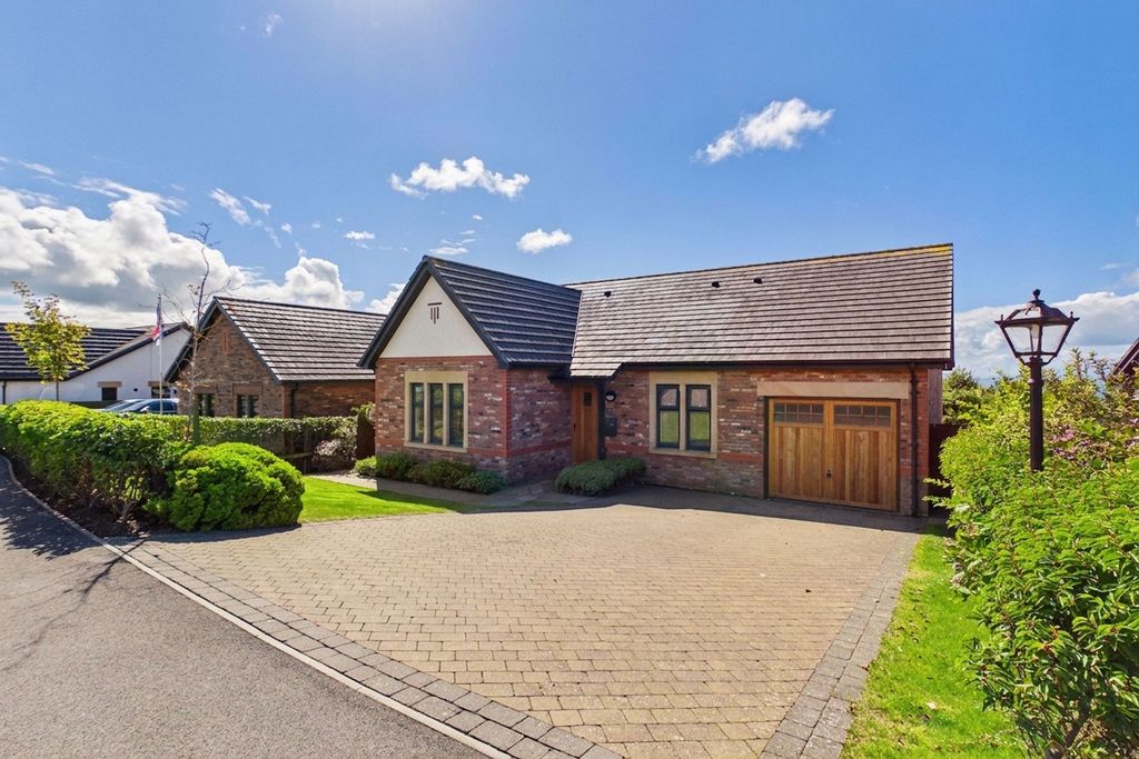 Property photo 2 of 34