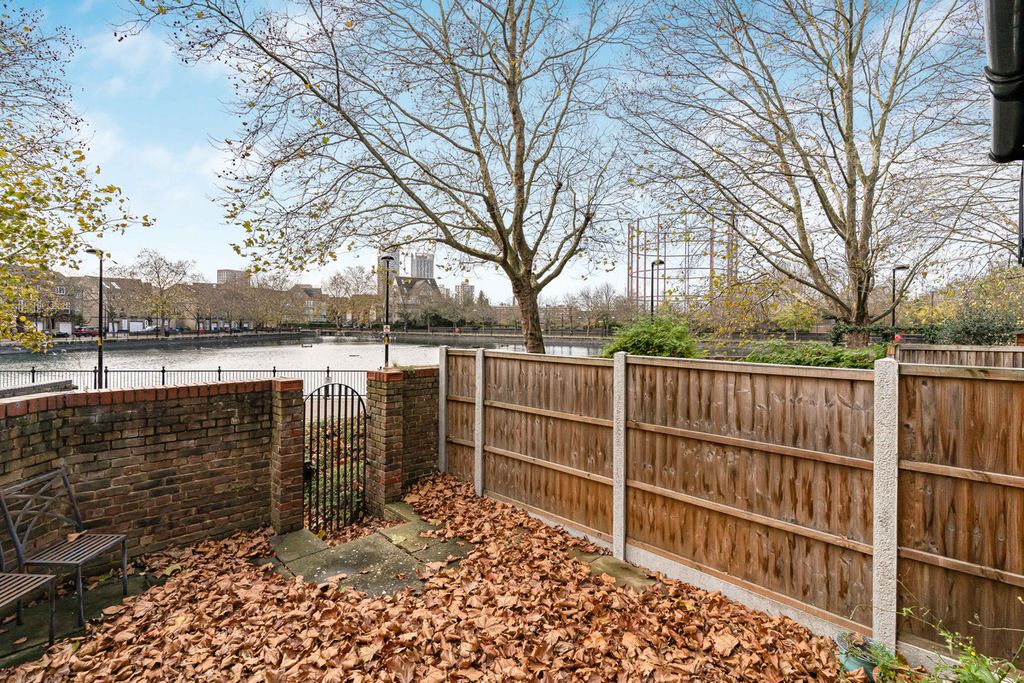 Property photo 2 of 22