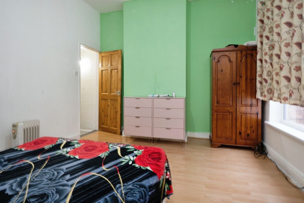 Property photo 3 of 12