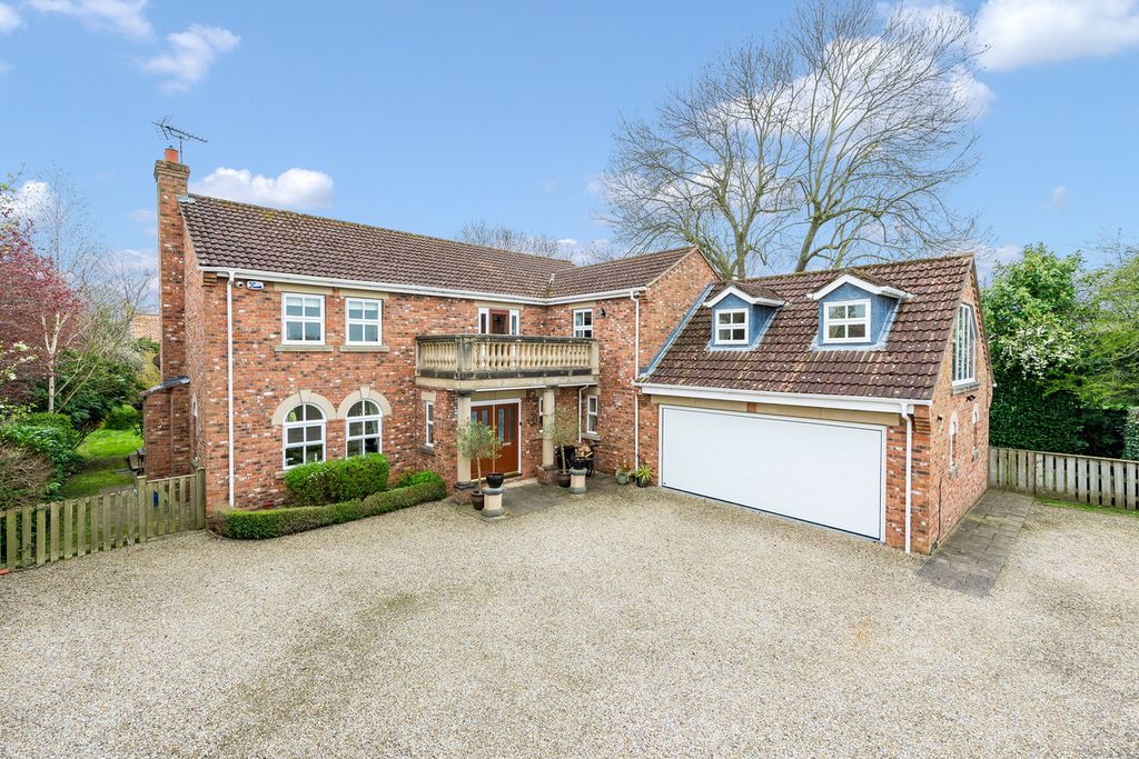 Property photo 1 of 42