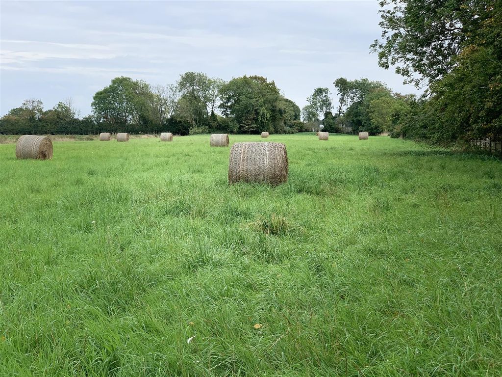Property photo 3 of 5 Img_0135.Jpg