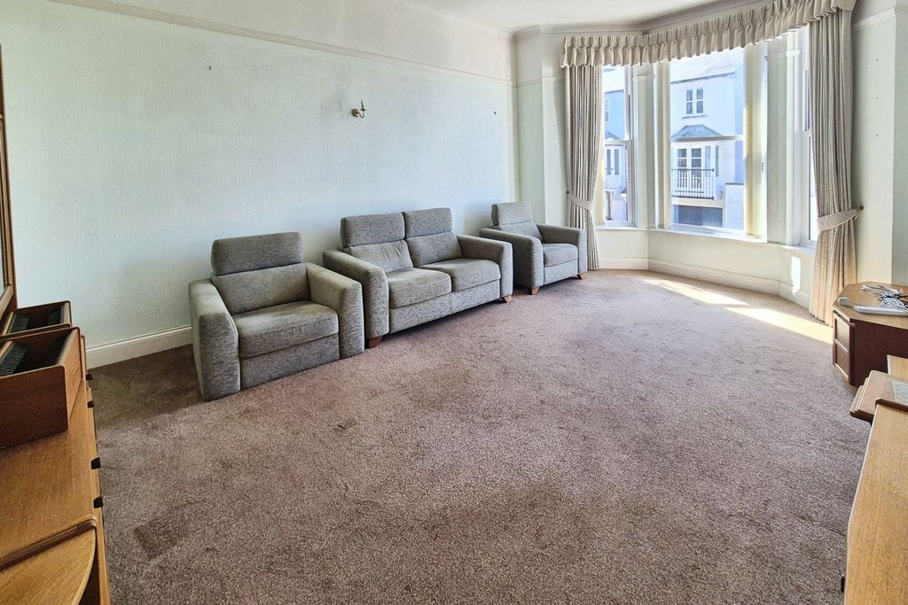 Property photo 2 of 12 Living Room