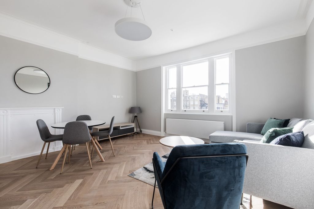 Property photo 2 of 18 Kitchen