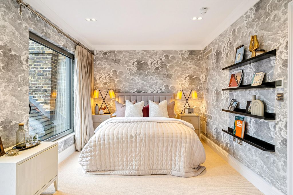 Additional image 26 of 8 bed terraced house to rentCheyne Walk & Cheyne Mews, London SW3