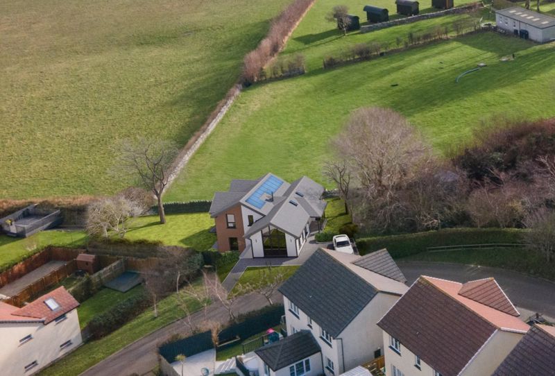 Property photo 3 of 12 Photo 4