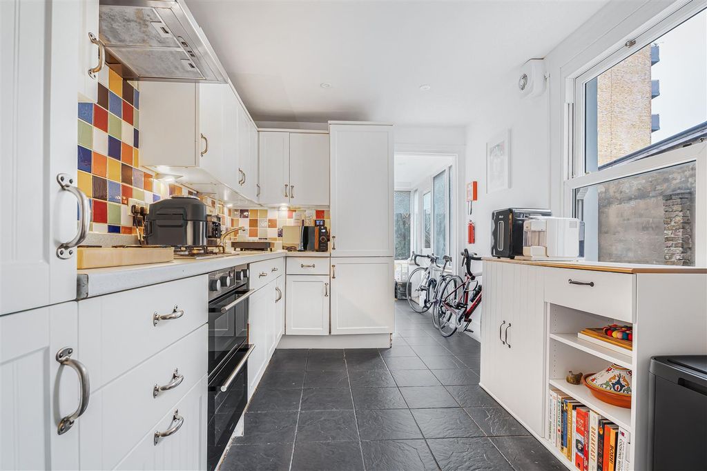 Property photo 3 of 36 3