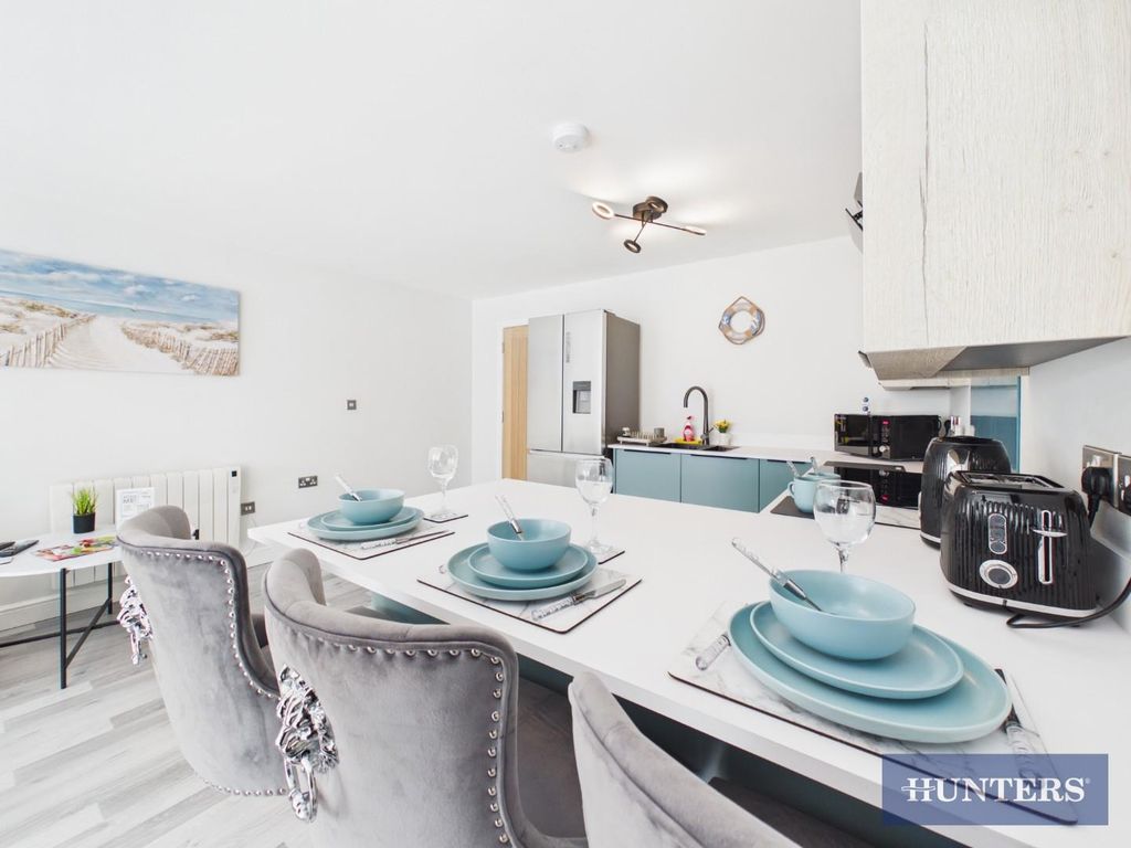 Property photo 3 of 12 Breakfast Bar