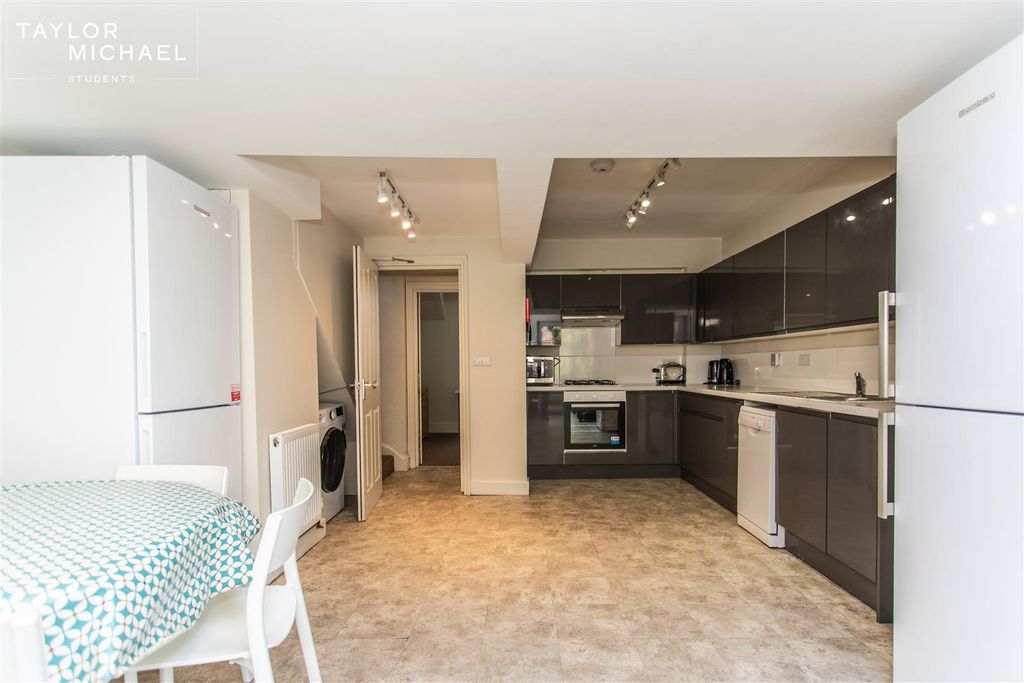 Property photo 2 of 27 Kitchen