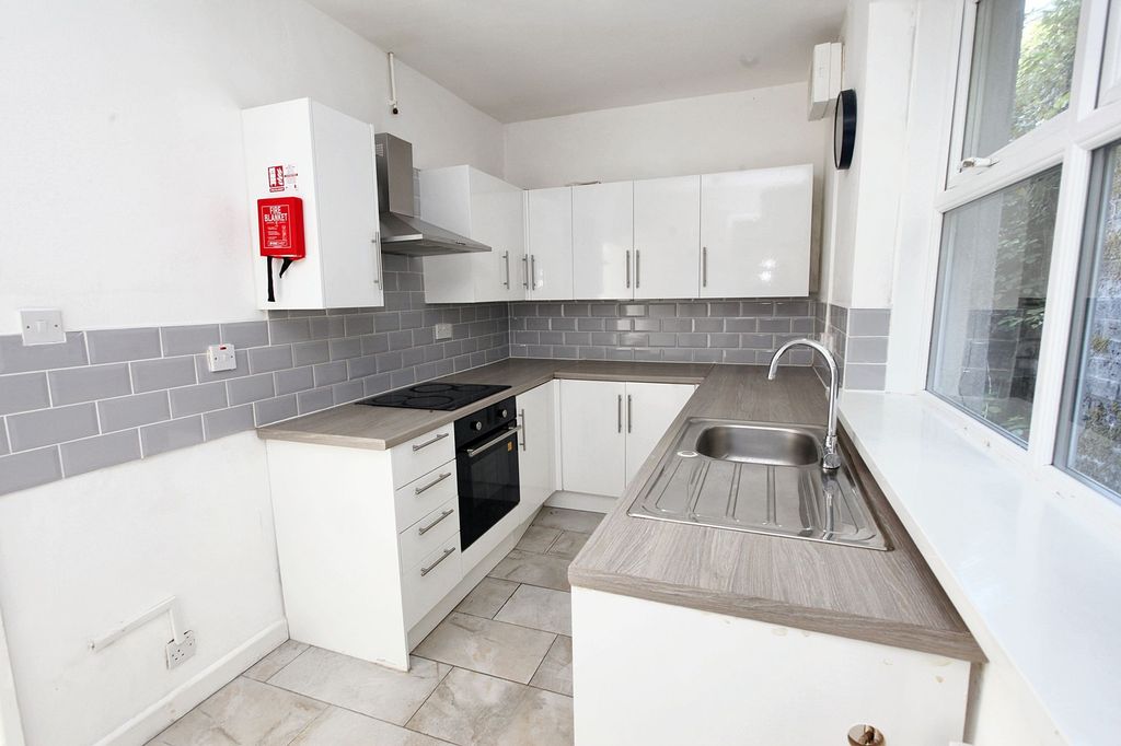 Property photo 1 of 16 Kitchen