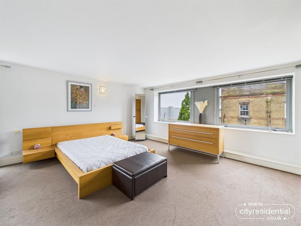 Property photo 3 of 23