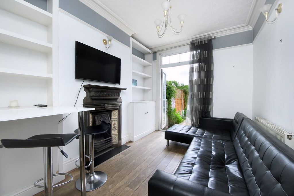 Property photo 3 of 18 Gv- Waldegrave - Update (2).Jpg