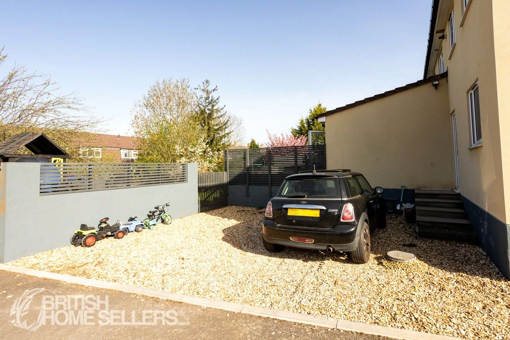 Property photo 3 of 33 Picture No. 49