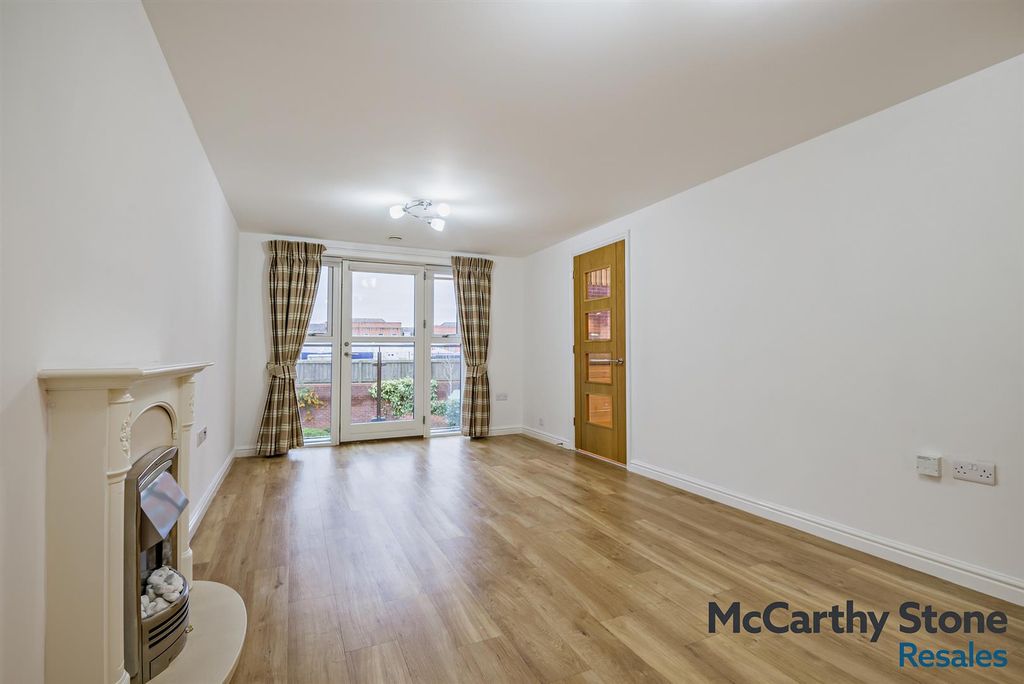 Property photo 2 of 16 Living Room