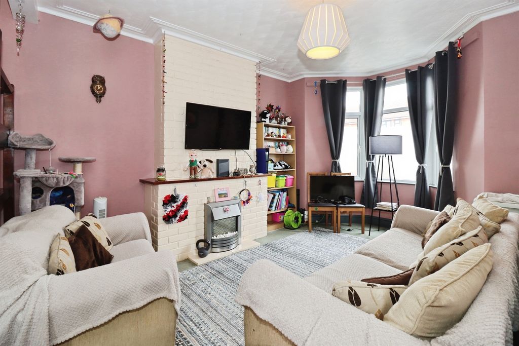 Property photo 3 of 15