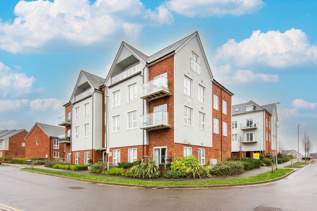 Property photo 1 of 17 Main New