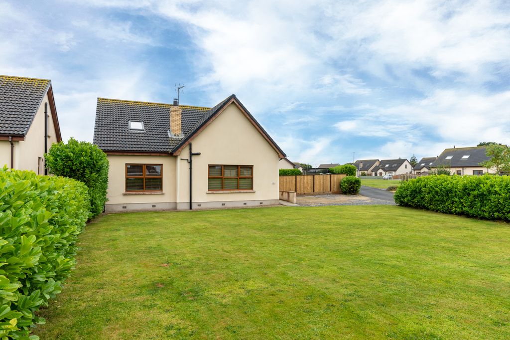 Property photo 1 of 43 006